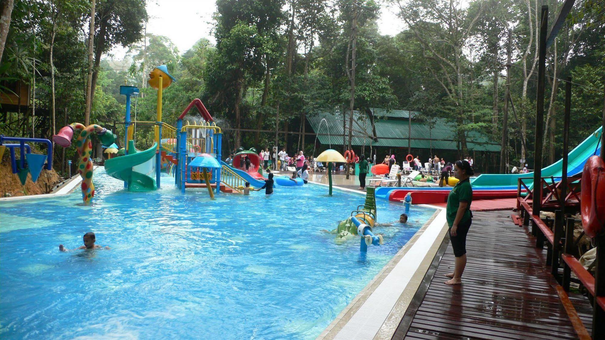 ميري Borneo Tropical Rainforest Resort المظهر الخارجي الصورة
